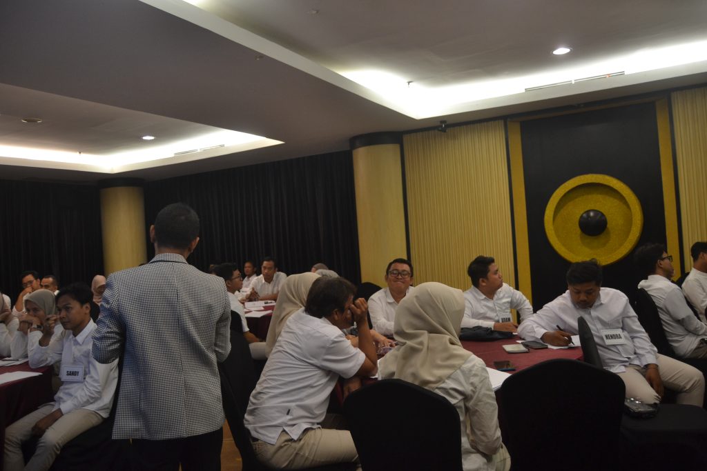 Membangun Reputasi Profesional Sejak Dini